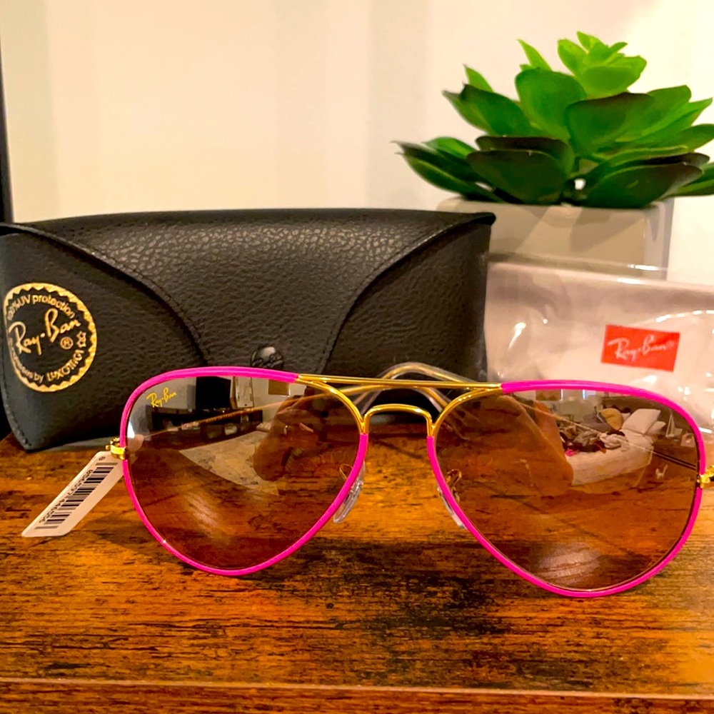 RARE Brand NEW never worn fun hot pink Ray-Bans